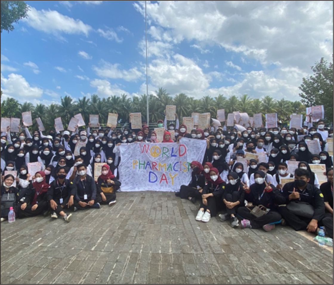 Mahasiswa FF UNEJ dan komunitas PIONEER Gemakan Cek KLIK dalam Perayaan World Pharmacist Day