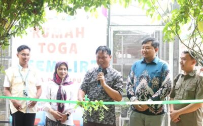 Rumah TOGA “Semilir”: Pengembangan PPK Ormawa BEM Fakultas Farmasi untuk Pemberdayaan Masyarakat melalui Tanaman Obat Keluarga