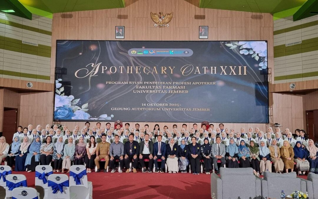 Raih Kelulusan 100%, Fakultas Farmasi UNEJ Kukuhkan 79 Apoteker Baru dalam Sumpah Apoteker Ke-22
