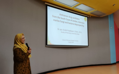 Dosen Fakultas Farmasi UNEJ Sampaikan Kuliah Tamu tentang Bioprospeksi Mikroorganisme Laut sebagai Kandidat Antikanker di Walailak University